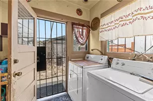 1119 W 84th Pl, Los Angeles, CA 90044 - Photo 29