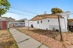 1119 W 84th Pl, Los Angeles, CA 90044 - Photo 9
