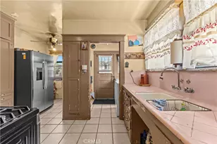 1119 W 84th Pl, Los Angeles, CA 90044 - Photo 15