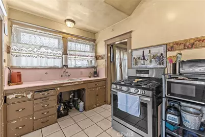 1119 W 84th Place, Los Angeles, CA 90044 - Photo 15