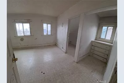 342 W and 342 1/2 W. 52nd, Los Angeles, CA 90037 - Photo 11