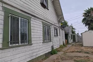342 W and 342 1/2 W 52nd, Los Angeles, CA 90037 - Photo 17