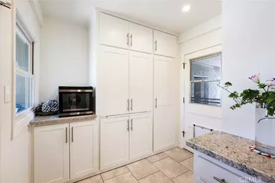 10244 Woodruff Avenue, Downey, CA 90241 - Photo 9