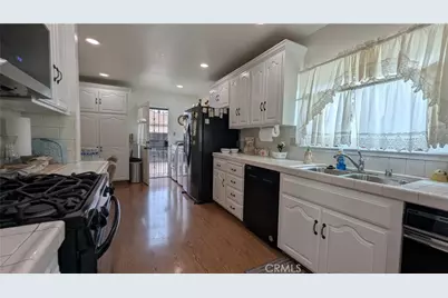5018 Bellflower Boulevard, Lakewood, CA 90713 - Photo 5
