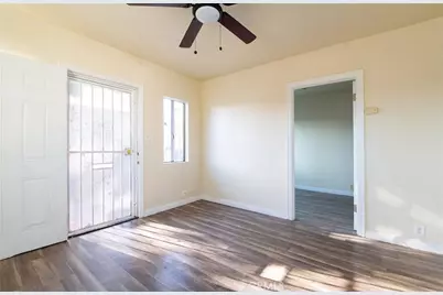 719 E Imperial Highway, Los Angeles, CA 90059 - Photo 11