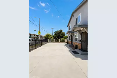 520 W Colden, Los Angeles, CA 90044 - Photo 11