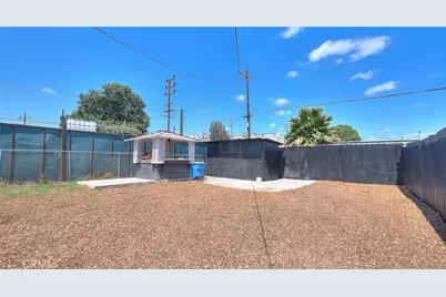 5506 Holmes Avenue, Los Angeles, CA 90058 - Photo 41