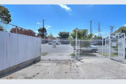 5506 Holmes Avenue, Los Angeles, CA 90058 - Photo 5