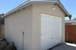 1546 W 70th St, Los Angeles, CA 90047 - Photo 23