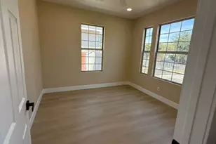 1546 W 70th St, Los Angeles, CA 90047 - Photo 13