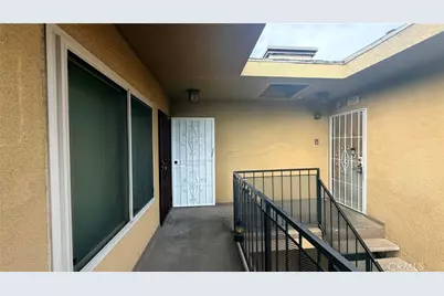 110 E Hillcrest, Inglewood, CA 90301 - Photo 3