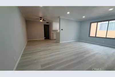 110 E Hillcrest, Inglewood, CA 90301 - Photo 5