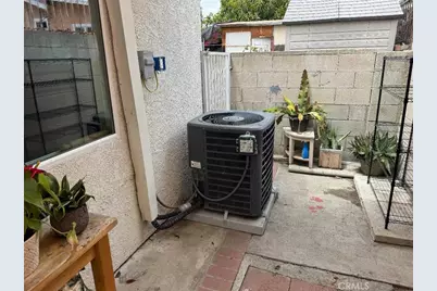 622 Eastmont, Los Angeles, CA 90022 - Photo 25