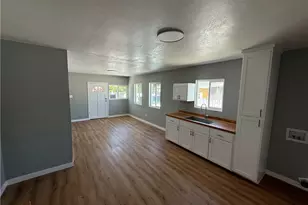 233 E 105th, Los Angeles, CA 90003 - Photo 7