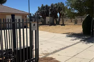 9379 Middleton Rd, Phelan, CA 92371 - Photo 23