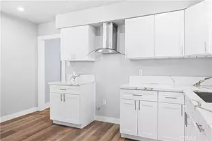 941 W 55th St, Los Angeles, CA 90037 - Photo 17
