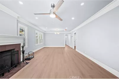 941 W 55th Street, Los Angeles, CA 90037 - Photo 9