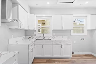 941 W 55th Street, Los Angeles, CA 90037 - Photo 15