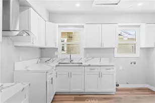 941 W 55th St, Los Angeles, CA 90037 - Photo 15