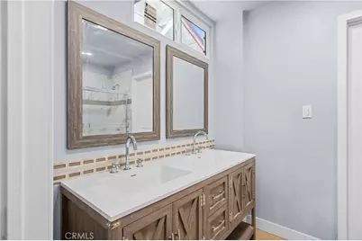 941 W 55th Street, Los Angeles, CA 90037 - Photo 23