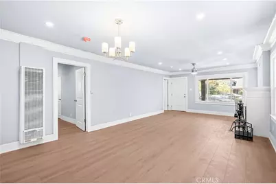 941 W 55th Street, Los Angeles, CA 90037 - Photo 13