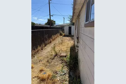 1082 S Santa Fe St, Hemet, CA 92543 - Photo 35