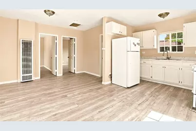 652 W 87th, Los Angeles, CA 90044 - Photo 7