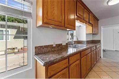 10031 San Antonio, South Gate, CA 90280 - Photo 11
