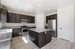 12978 Oakwood St, Victorville, CA 92392 - Photo 9