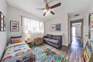 915 E 41st, Los Angeles, CA 90011 - Photo 29