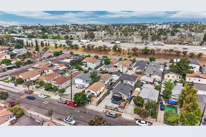 943 S Ford Boulevard, Los Angeles, CA 90022 - Photo 41