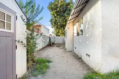 433 W 55th, Los Angeles, CA 90037 - Photo 21
