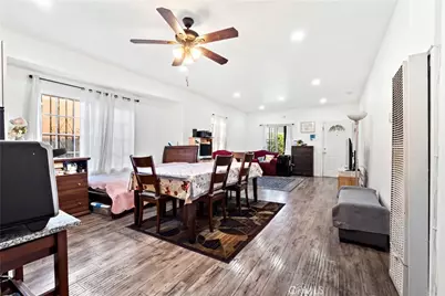 433 W 55th, Los Angeles, CA 90037 - Photo 9