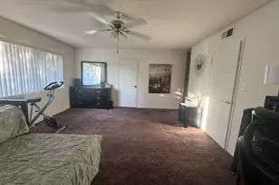 11000 Woodruff Ave, Downey, CA 90241 - Photo 7