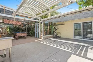 9501 Baird Ave, Los Angeles, CA 90002 - Photo 29
