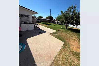 612 Townsley, Bakersfield, CA 93304 - Photo 13