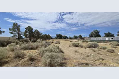 17900 Mossdale Avenue, Lancaster, CA 93535 - Photo 7