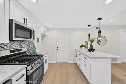 12412 Viarna Street, Cerritos, CA 90703 - Photo 19