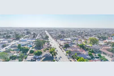 205 W Gage, Los Angeles, CA 90003 - Photo 33