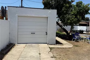 9151 La Salle, Los Angeles, CA 90047 - Photo 3