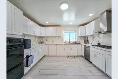 16081 Tude Road, Apple Valley, CA 92307 - Photo 9