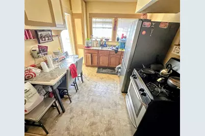 330 W 56th St, Los Angeles, CA 90037 - Photo 9