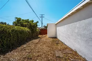 2514 Exposition Pl, Los Angeles, CA 90018 - Photo 31