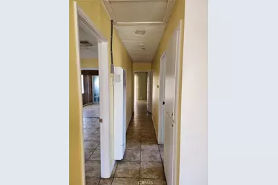 2020 Yosemite, Barstow, CA 92311 - Photo 5