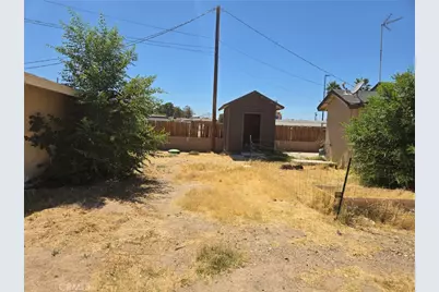 2009 Aurora Way, Barstow, CA 92311 - Photo 5