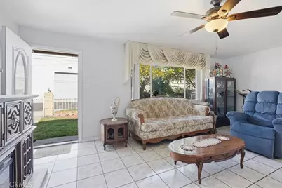 14127 Colorado Ave, Paramount, CA 90723 - Photo 9