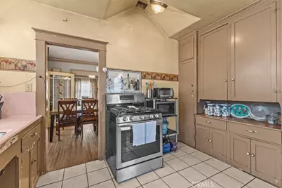 1119 W 84th Place, Los Angeles, CA 90044 - Photo 17