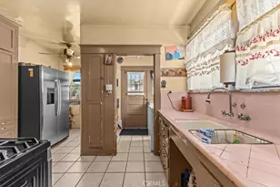 1119 W 84th Pl, Los Angeles, CA 90044 - Photo 13