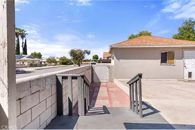 2806 Lawrence Avenue, San Bernardino, CA 92404 - Photo 27