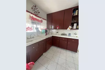 1142 E 64th, Los Angeles, CA 90001 - Photo 3